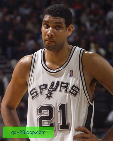 2002年NBA最佳防守球员本·华莱士：收缩防守撑起活塞禁区